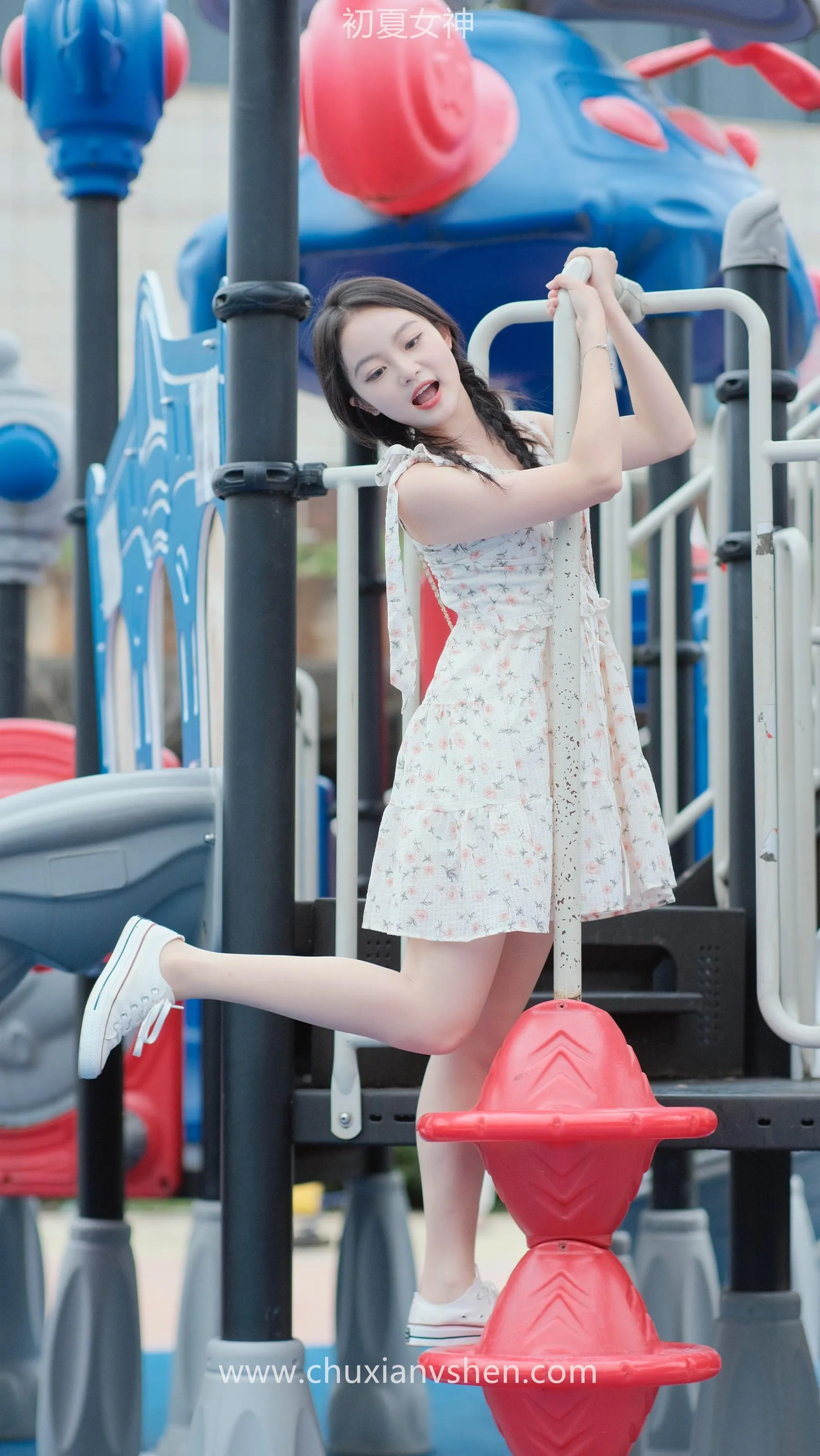 初夏女神 NO.050 双双 公园游玩 [221P]插图9